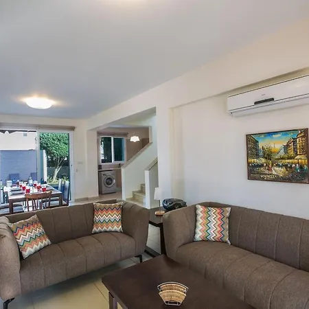 Foros Enas - Modern 4 Bedroom Pernera With Private Pool - Close To The Villa *