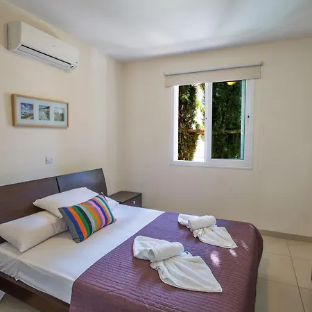 Foros Enas - Modern 4 Bedroom Pernera With Private Pool - Close To The * 普罗塔拉斯